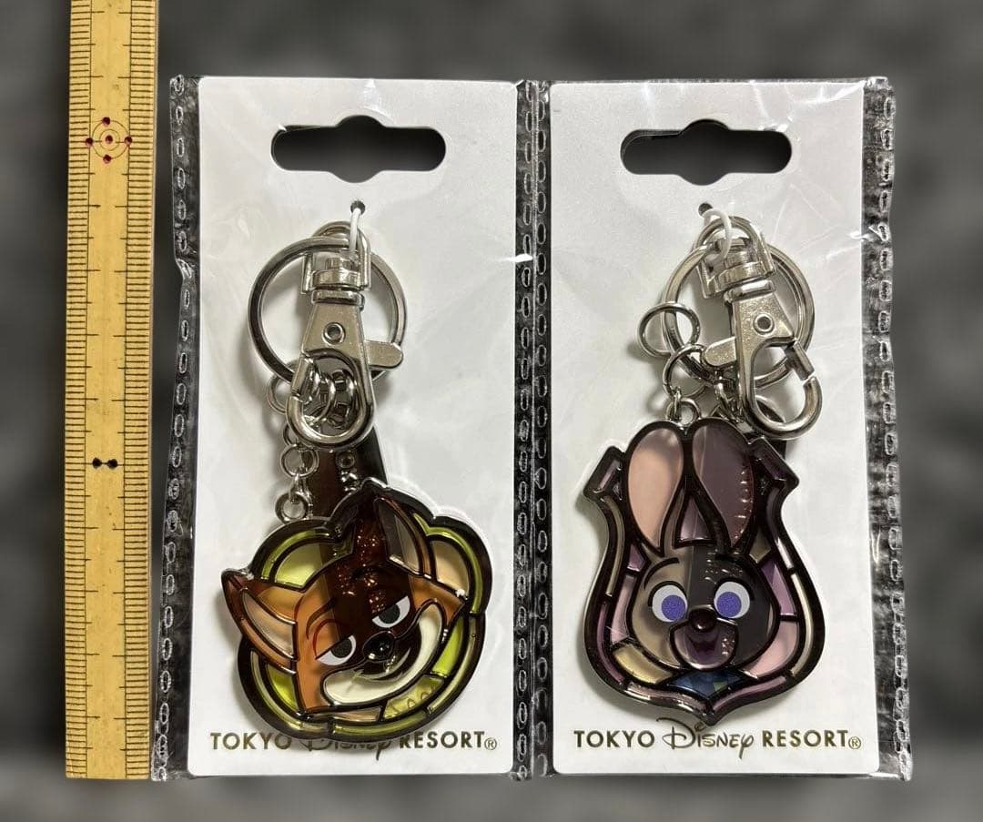 新品　ズートピア ニック＆ジュディ　ステンドグラスキーチェーン　映画来場記念品付