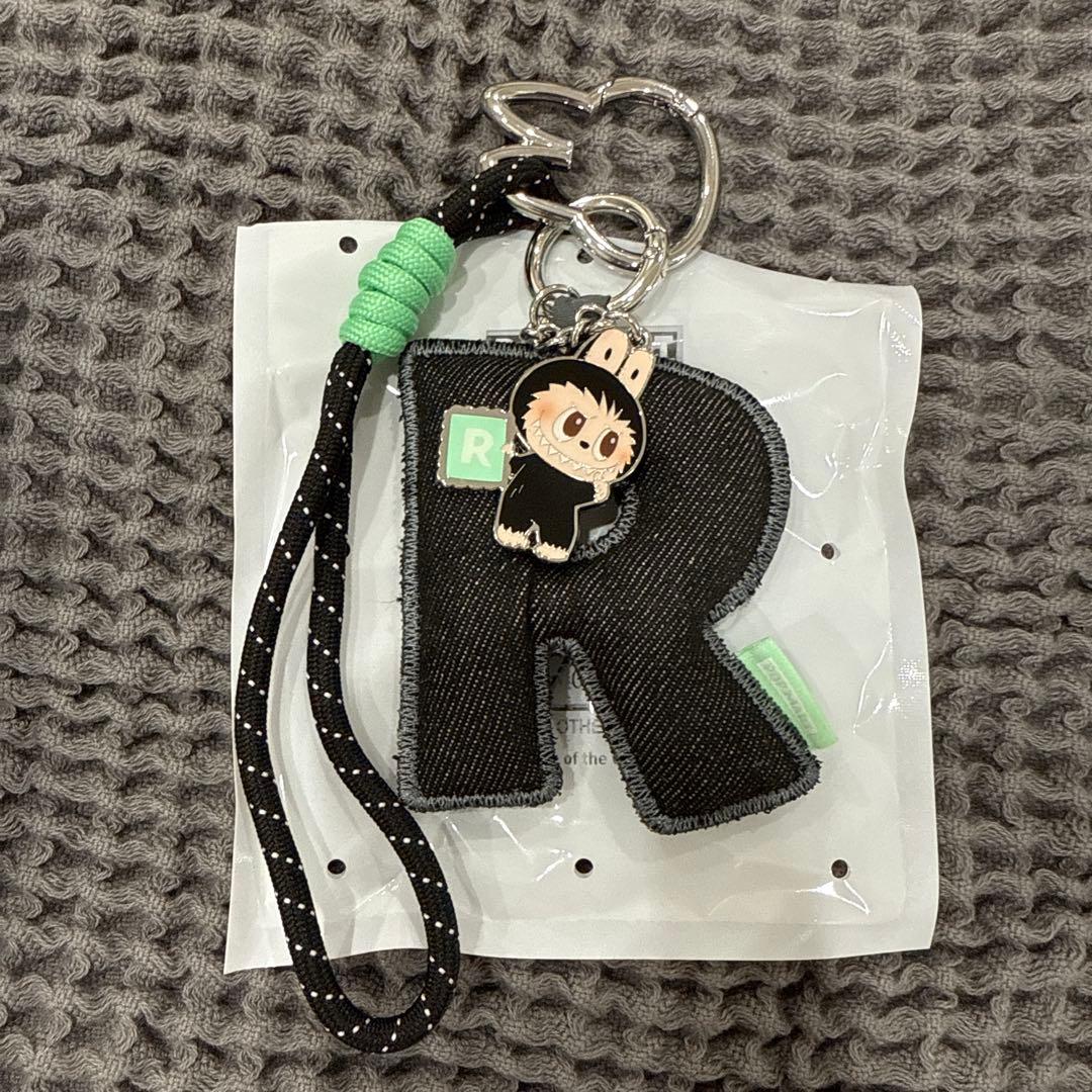 ラブブ アルファベットペンダント イニシャルキーチェーン 【Ｒ】