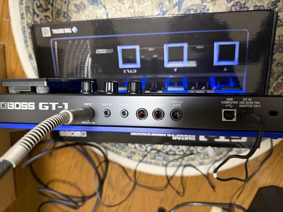 BOSS GT-1 電源アダプター付き　美品　自宅使用のみ