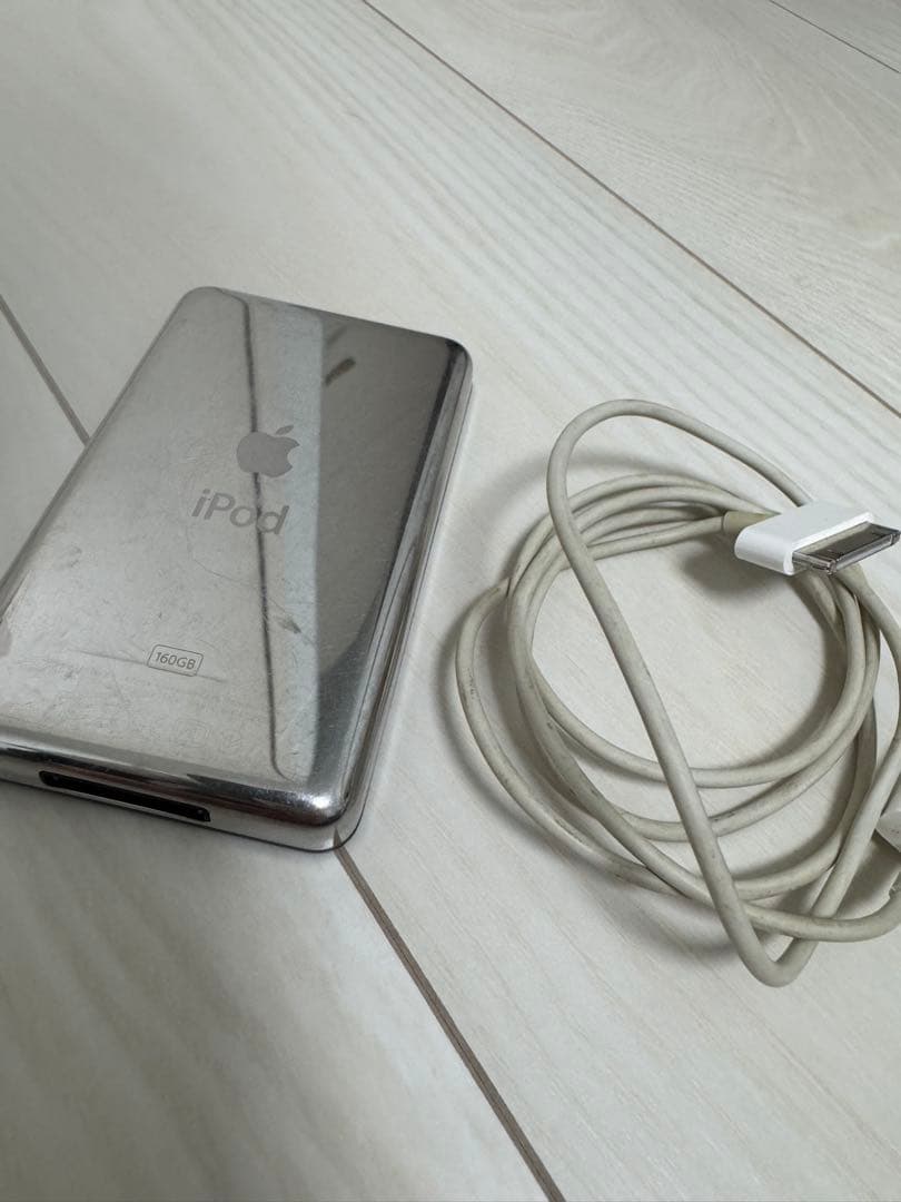 iPod シルバー 充電ケーブル付き