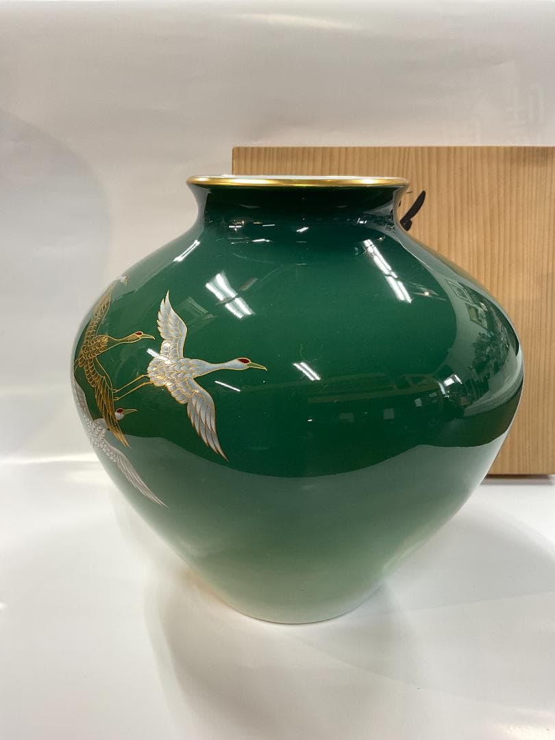 香蘭社 花瓶 鶴の舞 共箱付 グリーン 金彩 飛鶴 有田焼 宮内庁御用達 花器