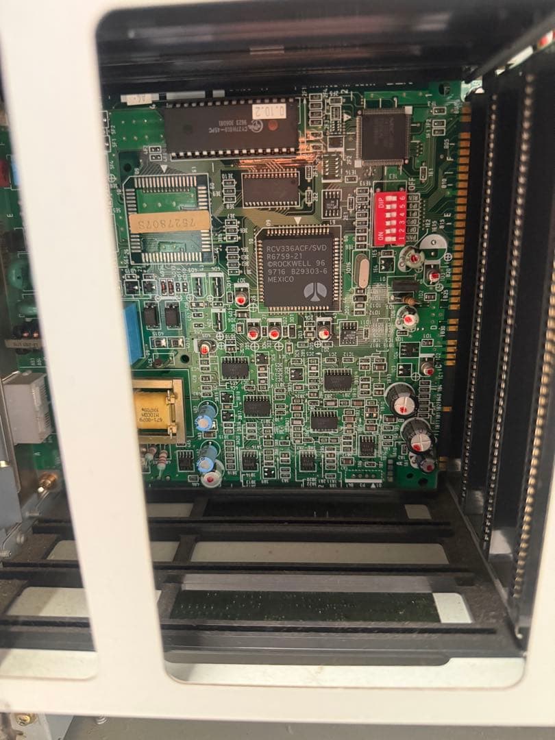 PC‑9821 V200 本体のみ 通電確認済 ジャンク扱い