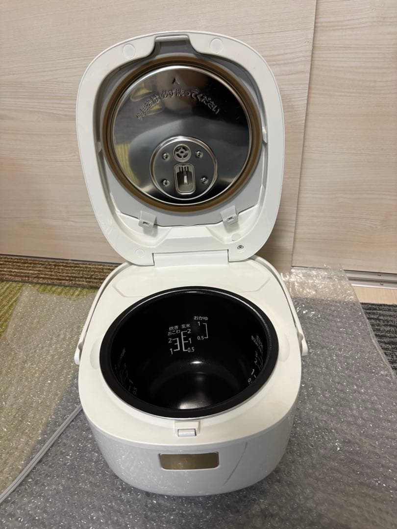 美品Panasonic IH炊飯器 SR-KT067 3.5合炊き　送料無料