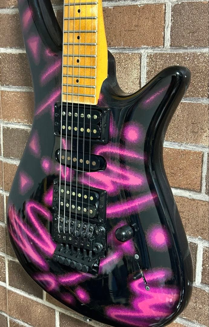 B’z松本孝弘さんモデルYAMAHA　MG-M ll ネオンカラー