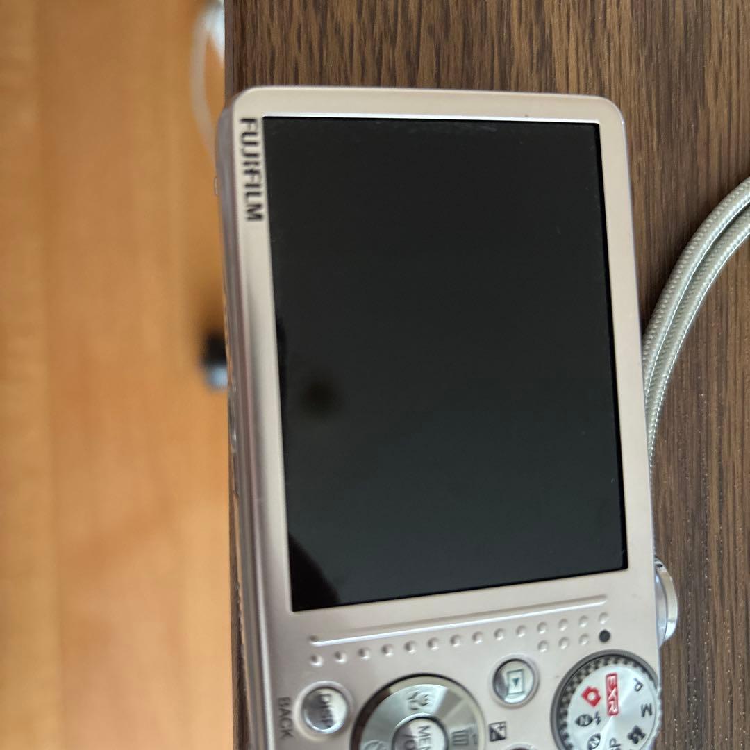 FUJIFILM FINEPIX F80 EXR シルバー