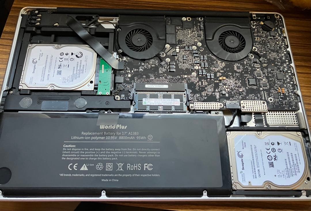 Apple MacBook Pro 17インチ　early 2011