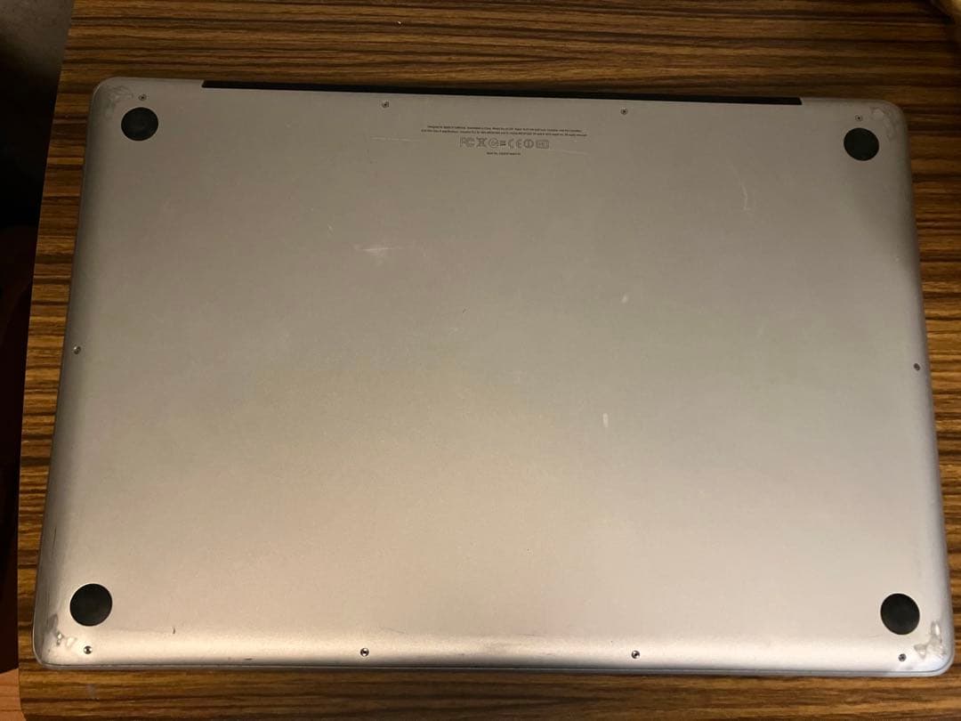 Apple MacBook Pro 17インチ　early 2011