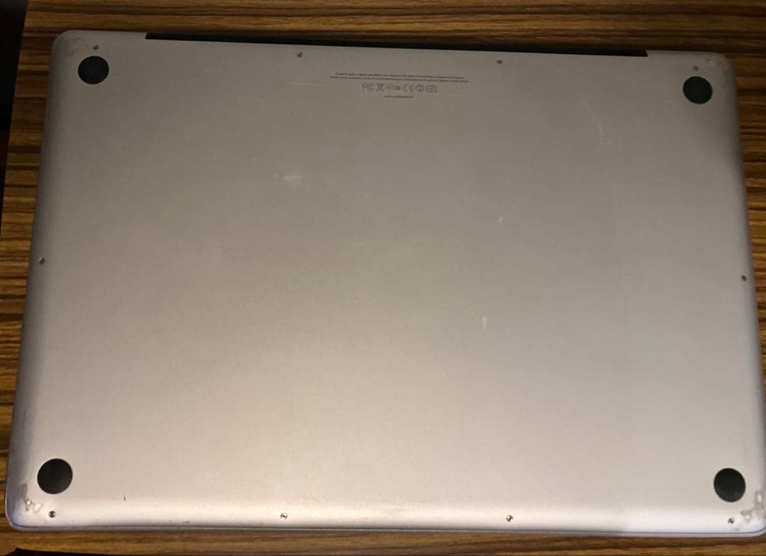 Apple MacBook Pro 17インチ　early 2011