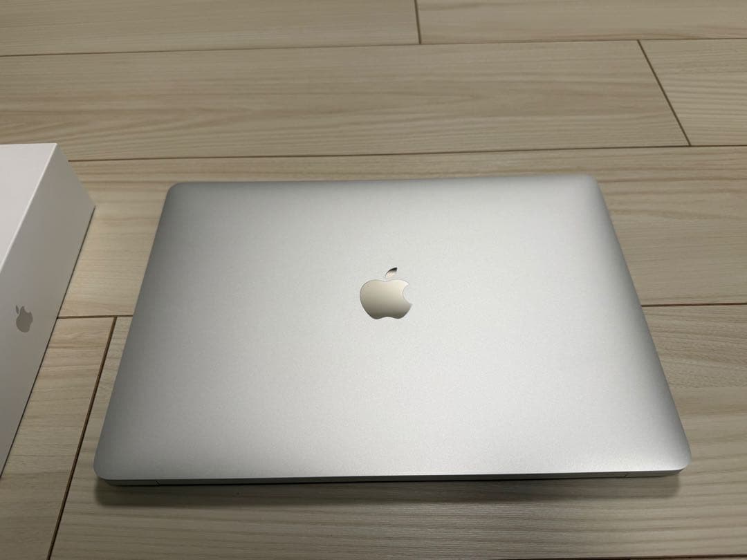 し*ろ様 【美品】MacBook Air 13インチ（M1チップ搭載）