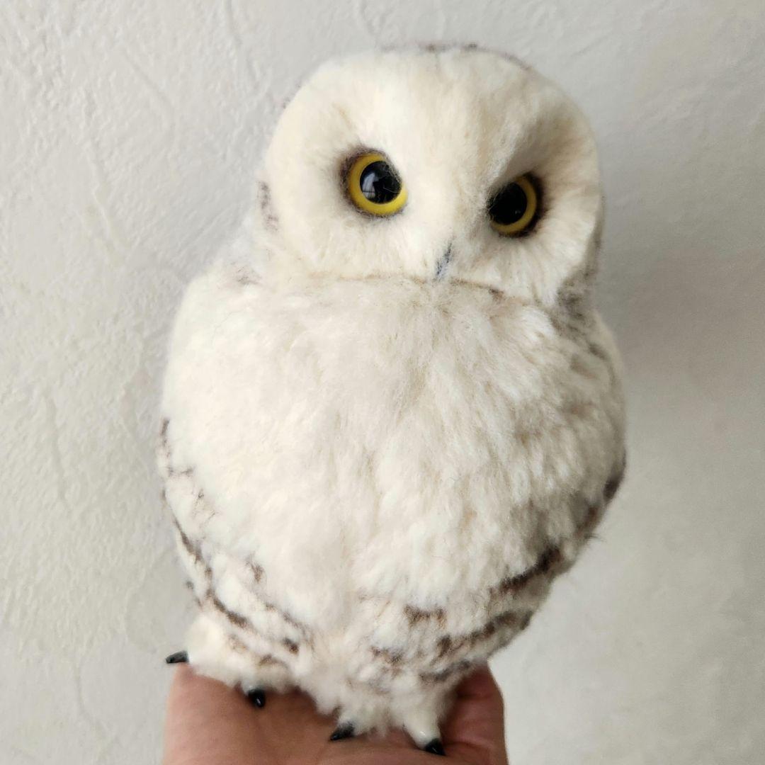 羊毛フェルト製フクロウの置物　シロフクロウ　18㎝