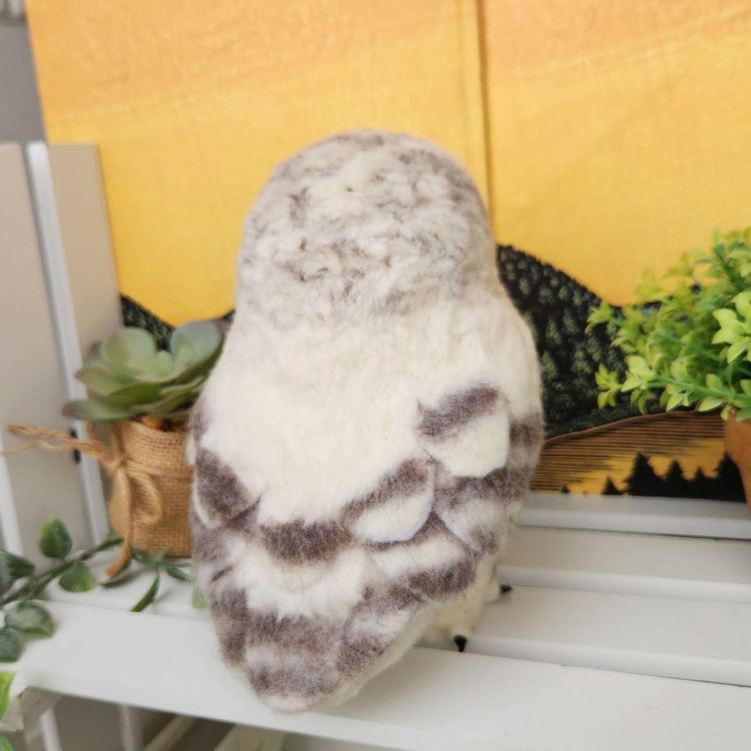羊毛フェルト製フクロウの置物　シロフクロウ　18㎝