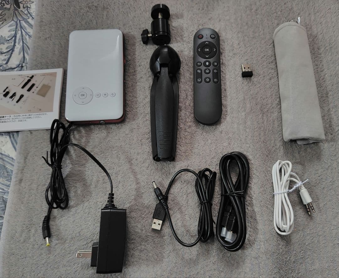 KABENI MINI SMART PROJECTOR 本体　カベーニ