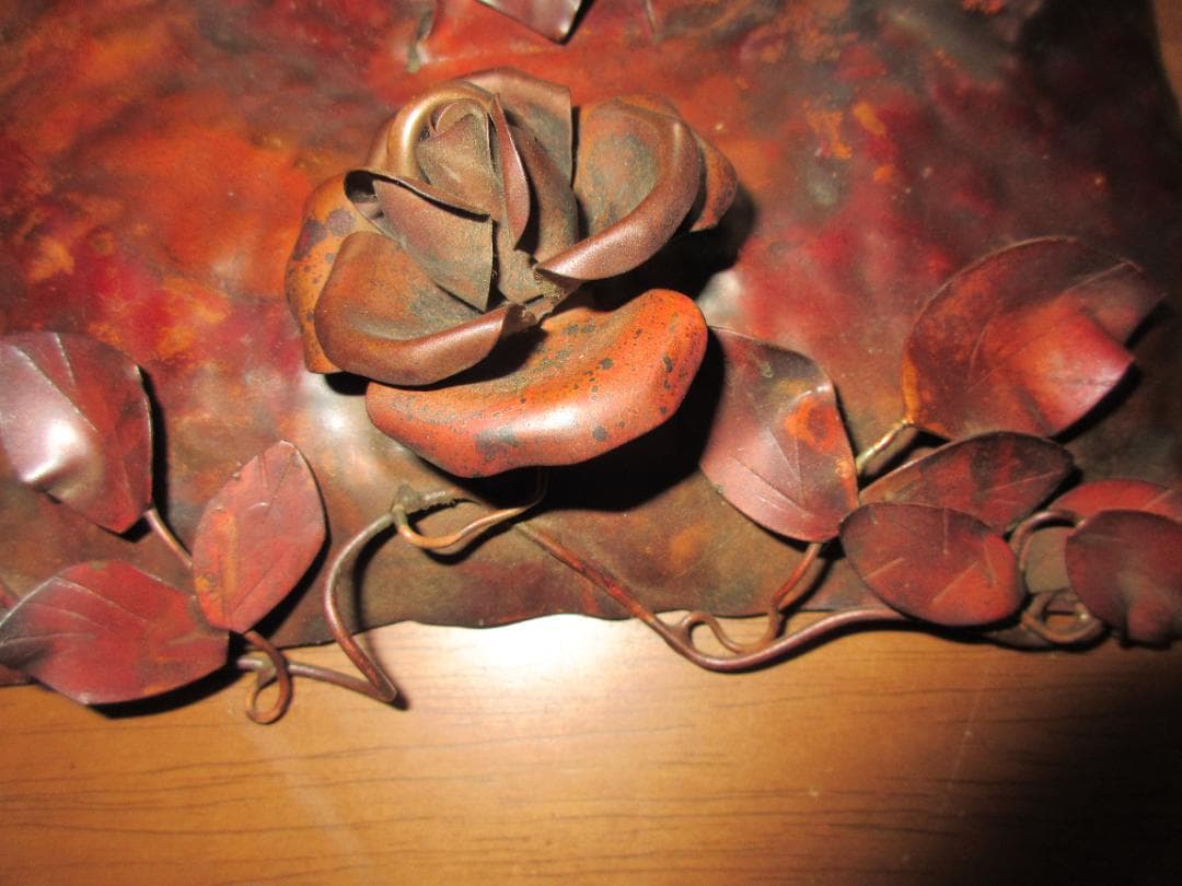 ハンドメード　銅製の鏡付き　壁飾り