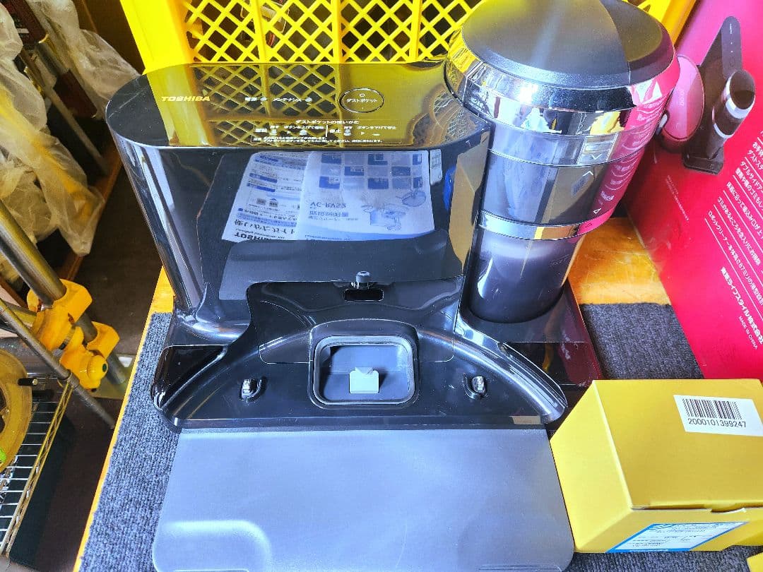 ★東芝クリーナー★VC-RVS2 R ★換えブラシ3個★替えパーツ多数★