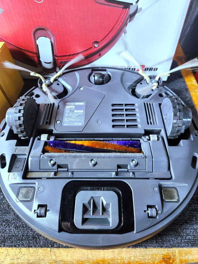 ★東芝クリーナー★VC-RVS2 R ★換えブラシ3個★替えパーツ多数★