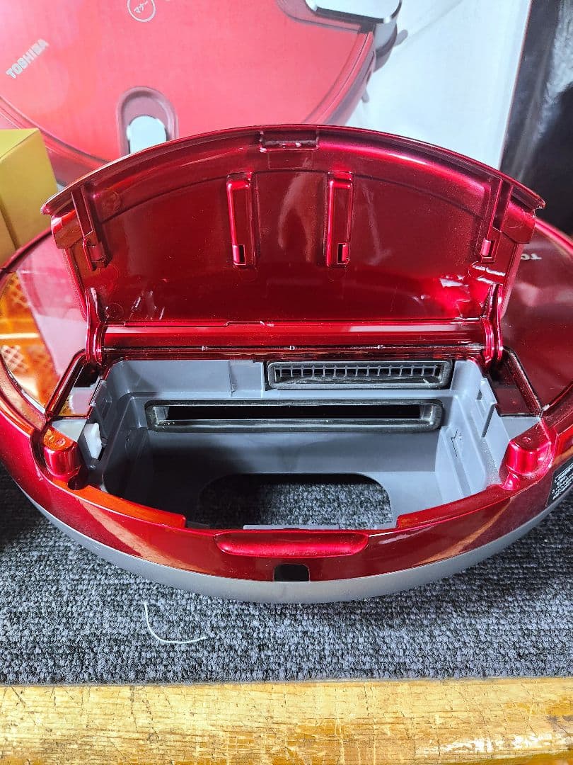 ★東芝クリーナー★VC-RVS2 R ★換えブラシ3個★替えパーツ多数★