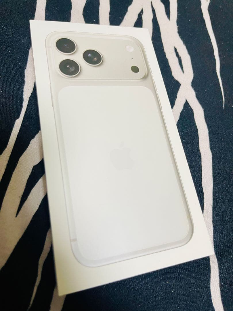 Y*i様 ひ*ん様 新品 アップル iphone 17 PRO MAX 256G