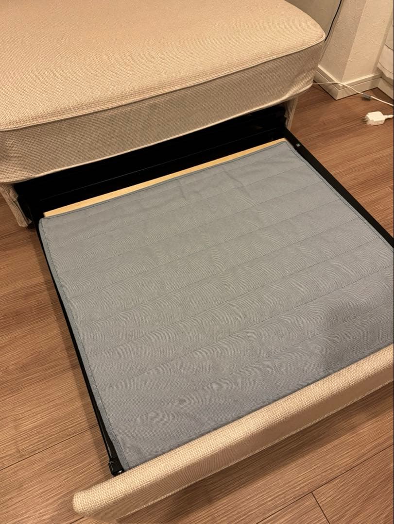 KIVIK シーヴィク 1人掛けソファベッド, トレースンド ライトベージュ