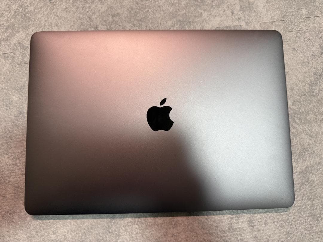 MacBook Pro 2018 13インチ スペースグレー