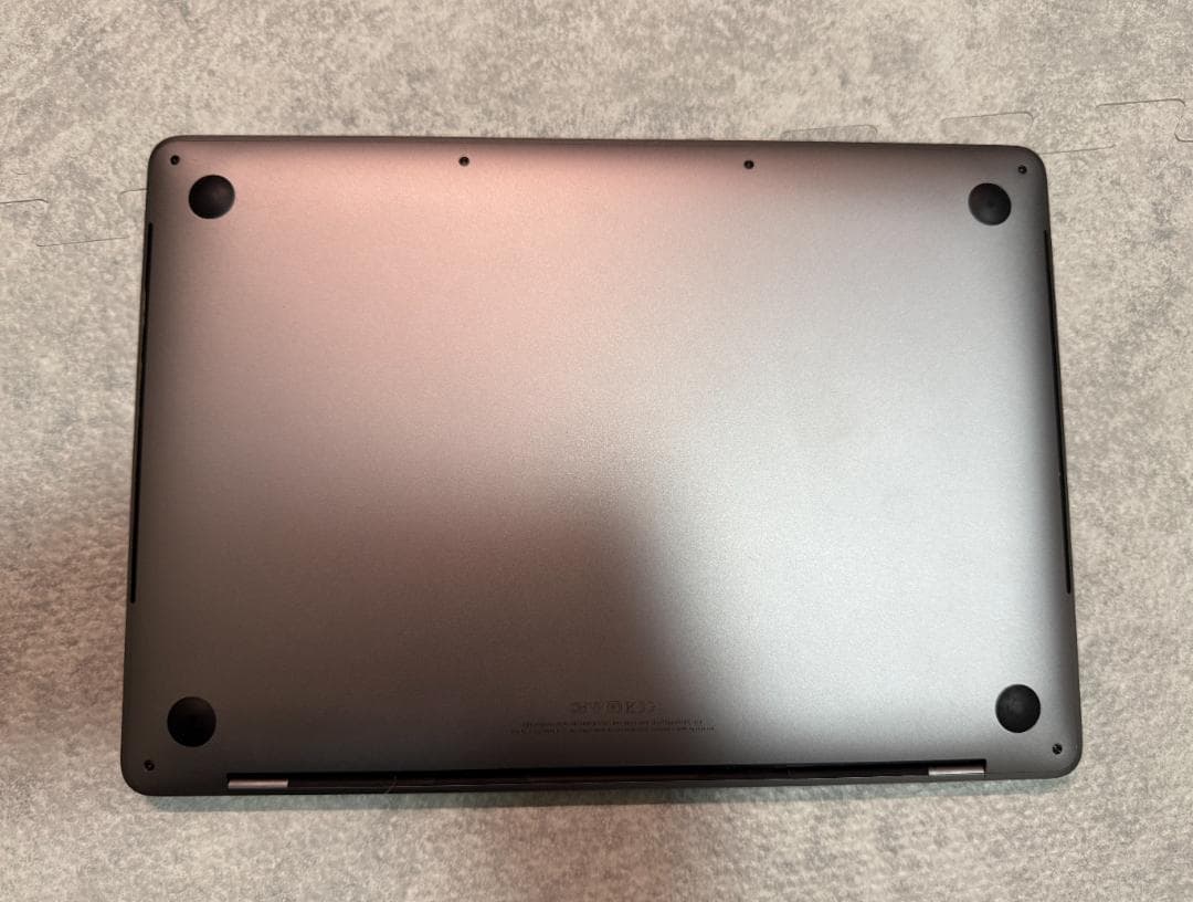 MacBook Pro 2018 13インチ スペースグレー
