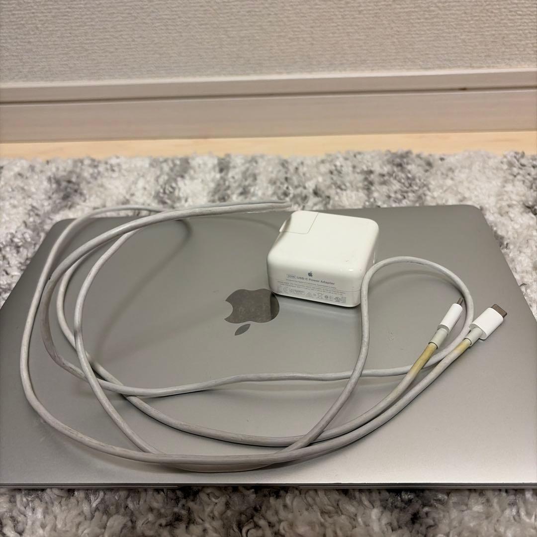 MacBook シルバー 13インチ 本体