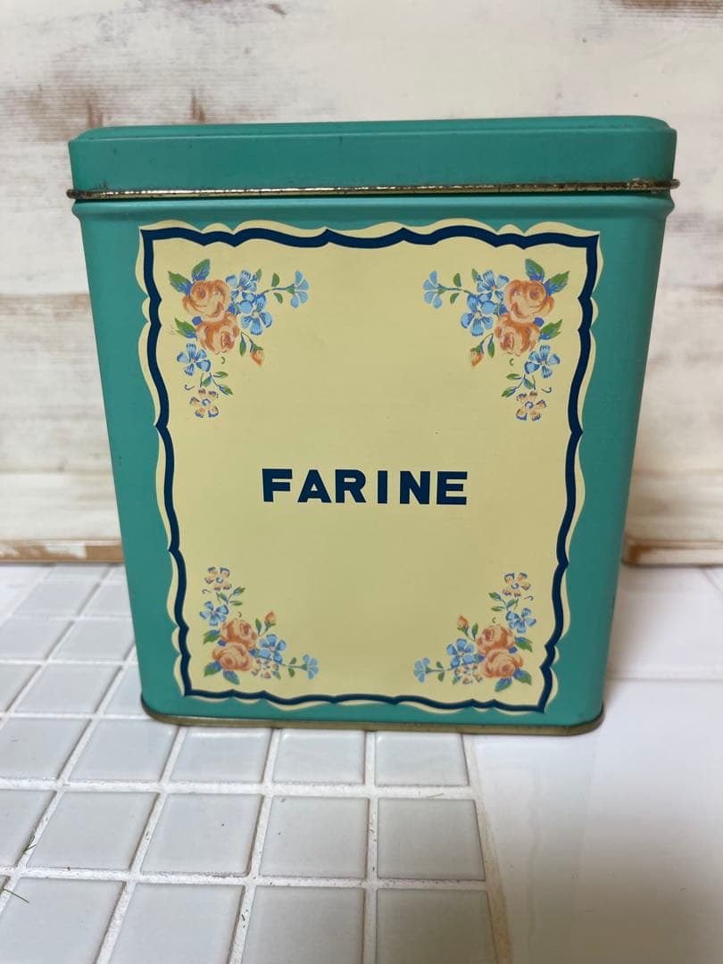 ティアラ　ティン缶　ショコラムニエ　4個セット