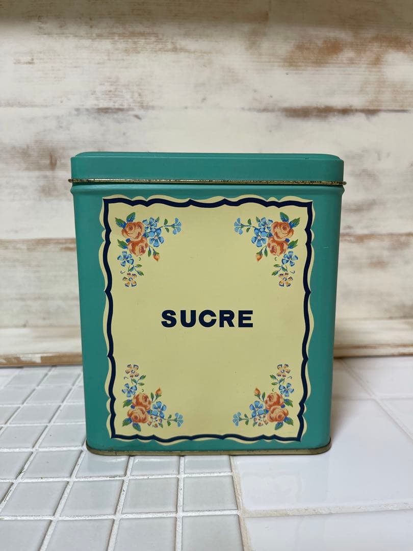 ティアラ　ティン缶　ショコラムニエ　4個セット