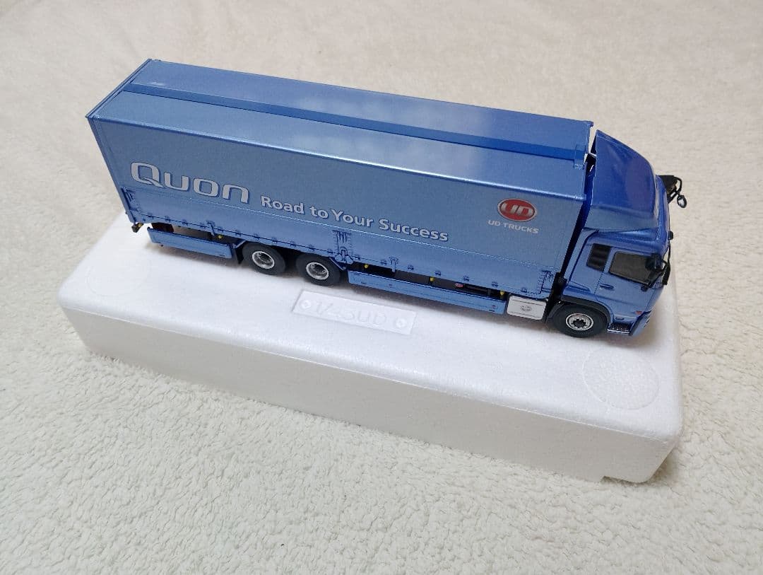 UDトラックス特注 1/43 クオン CD5ZA トラクターヘッド