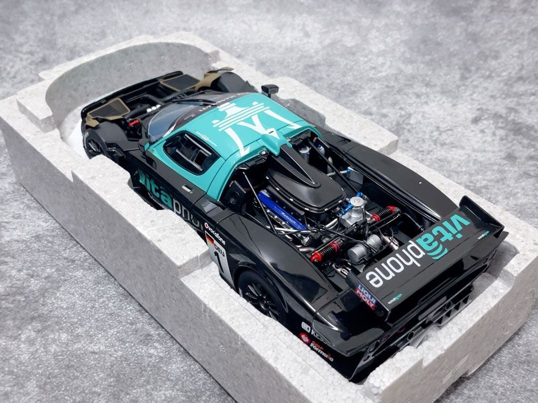 AUTOart 1/18 マセラティ MC12 FIA GT1 優勝 ミニカー