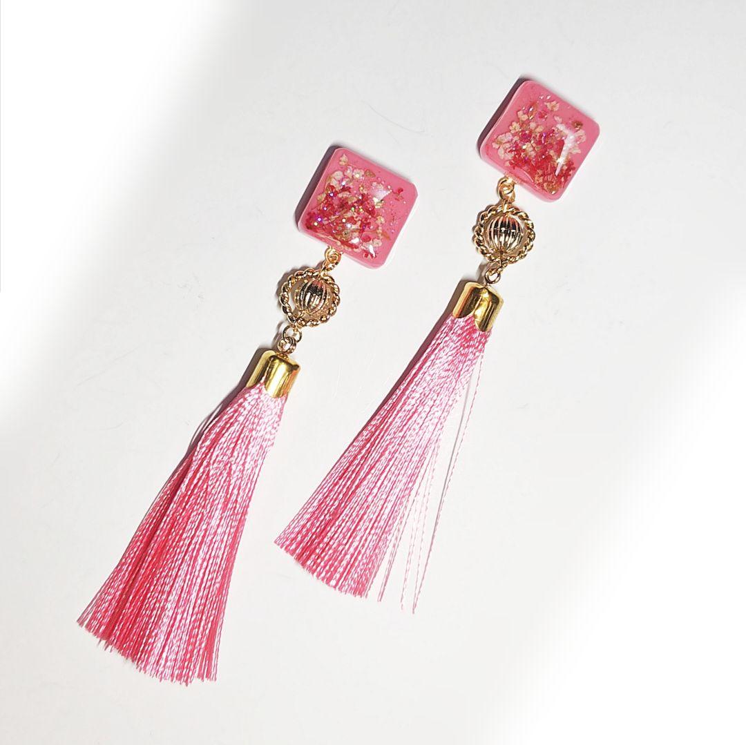 【1273】レジンモチーフとタッセルのピアス