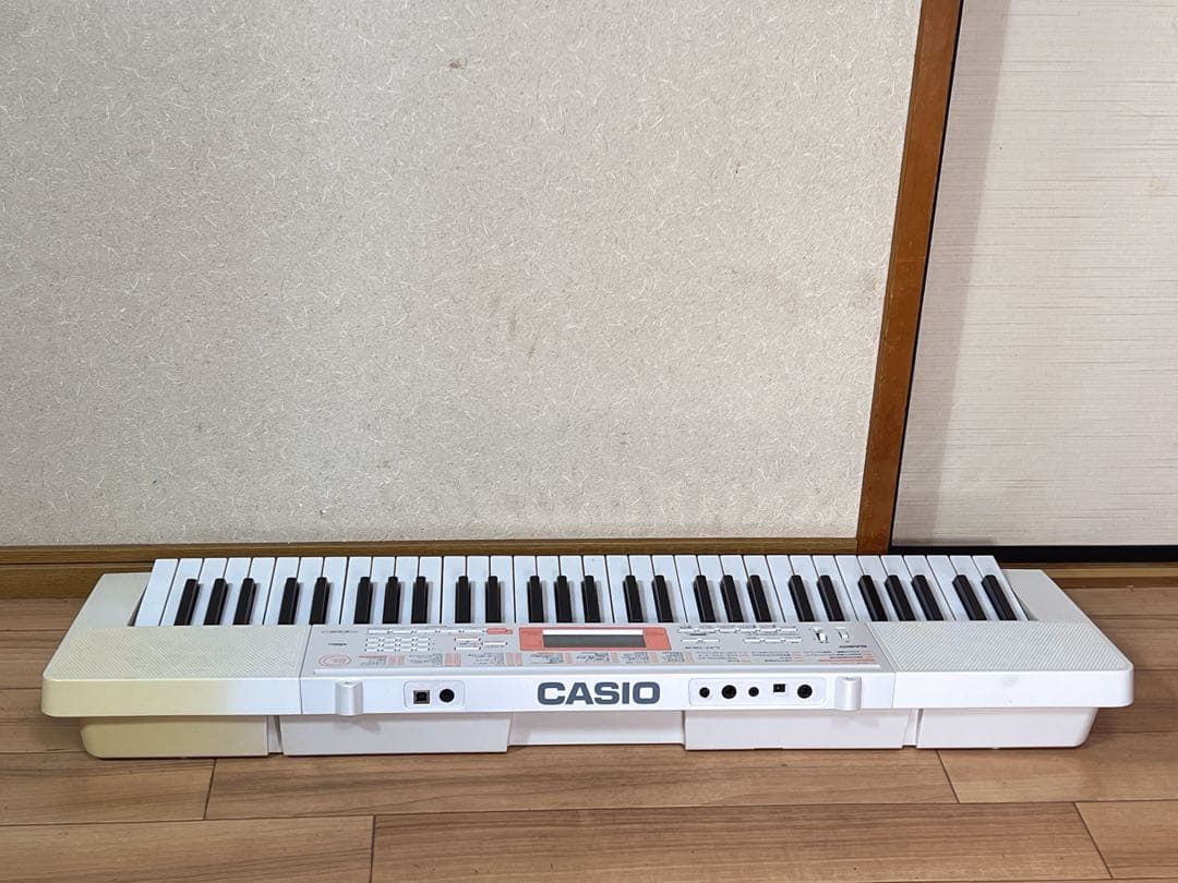 CASIO LK-123 光ナビゲーション電子キーボード 61鍵 2016年製