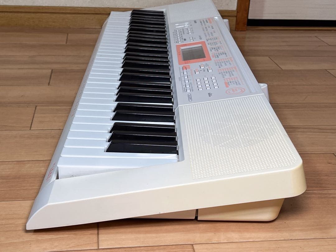 CASIO LK-123 光ナビゲーション電子キーボード 61鍵 2016年製