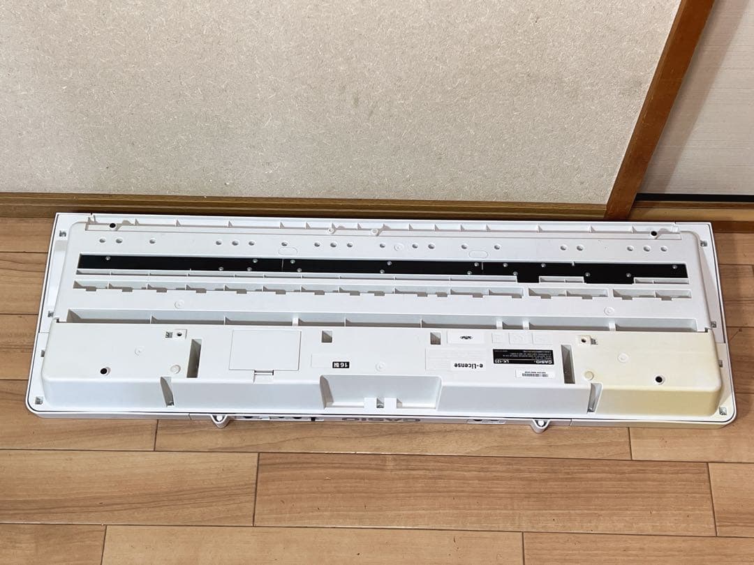 CASIO LK-123 光ナビゲーション電子キーボード 61鍵 2016年製