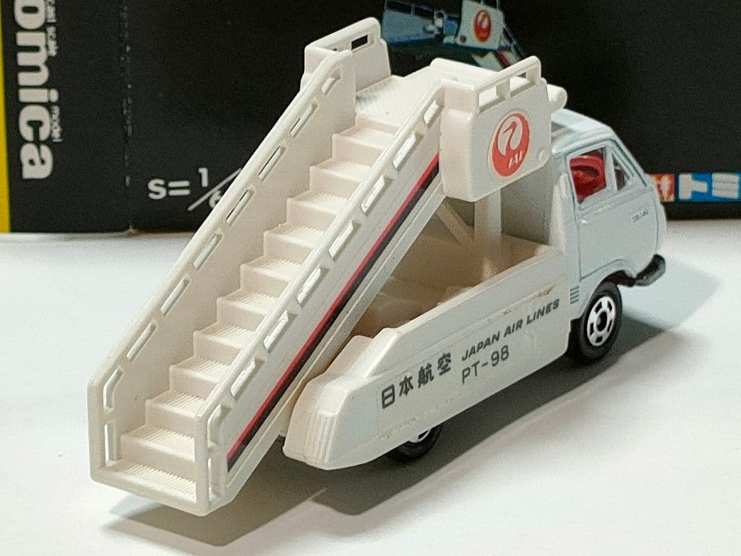 黒箱トミカ 98 JAL日本航空タラップカー　美品　日本製