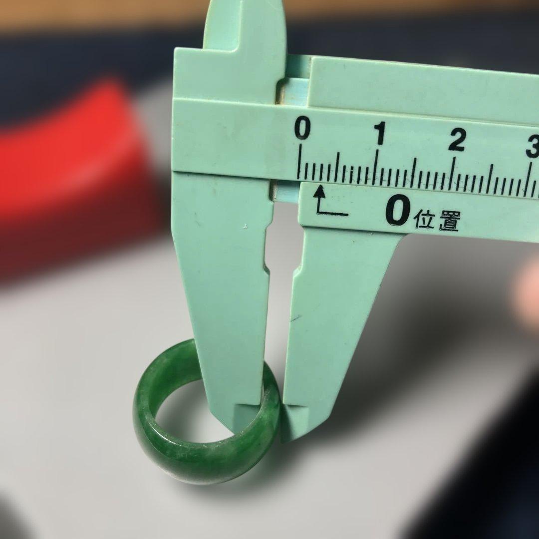 ( ´ ▽ ` )ミャンマー(カチン)ヒスイの様な綺麗なカワセミ色の太めのリング