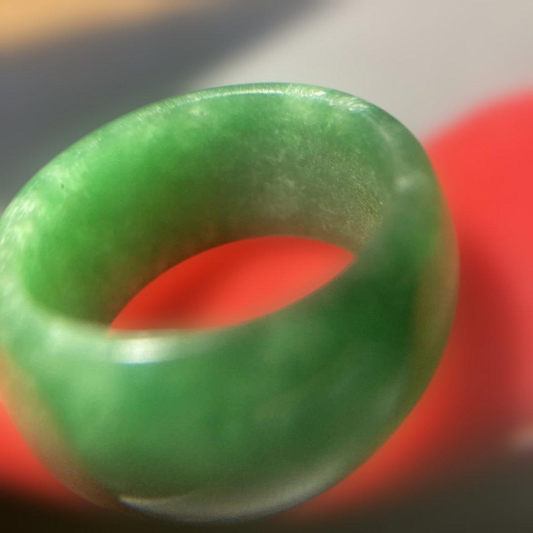 ( ´ ▽ ` )ミャンマー(カチン)ヒスイの様な綺麗なカワセミ色の太めのリング