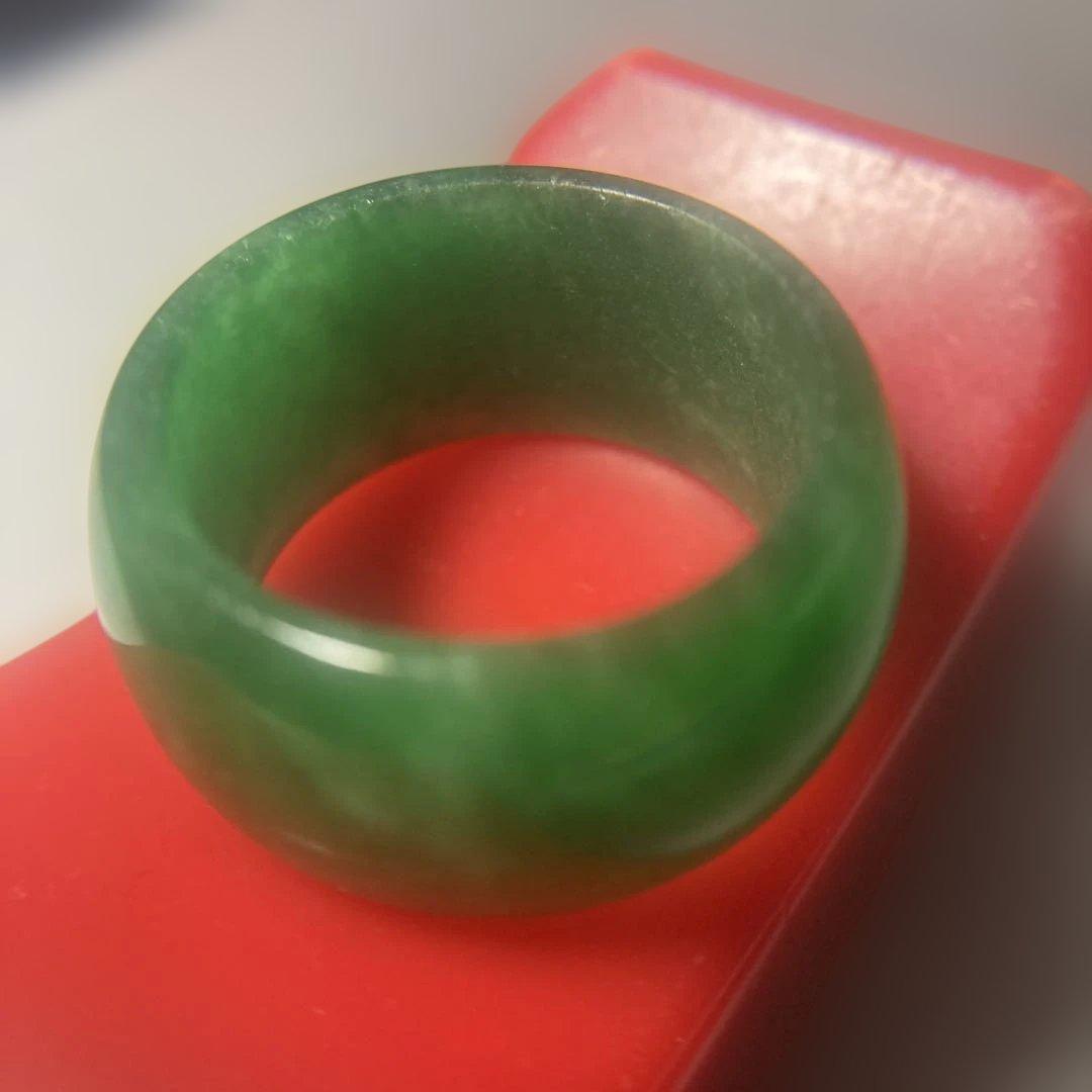 ( ´ ▽ ` )ミャンマー(カチン)ヒスイの様な綺麗なカワセミ色の太めのリング