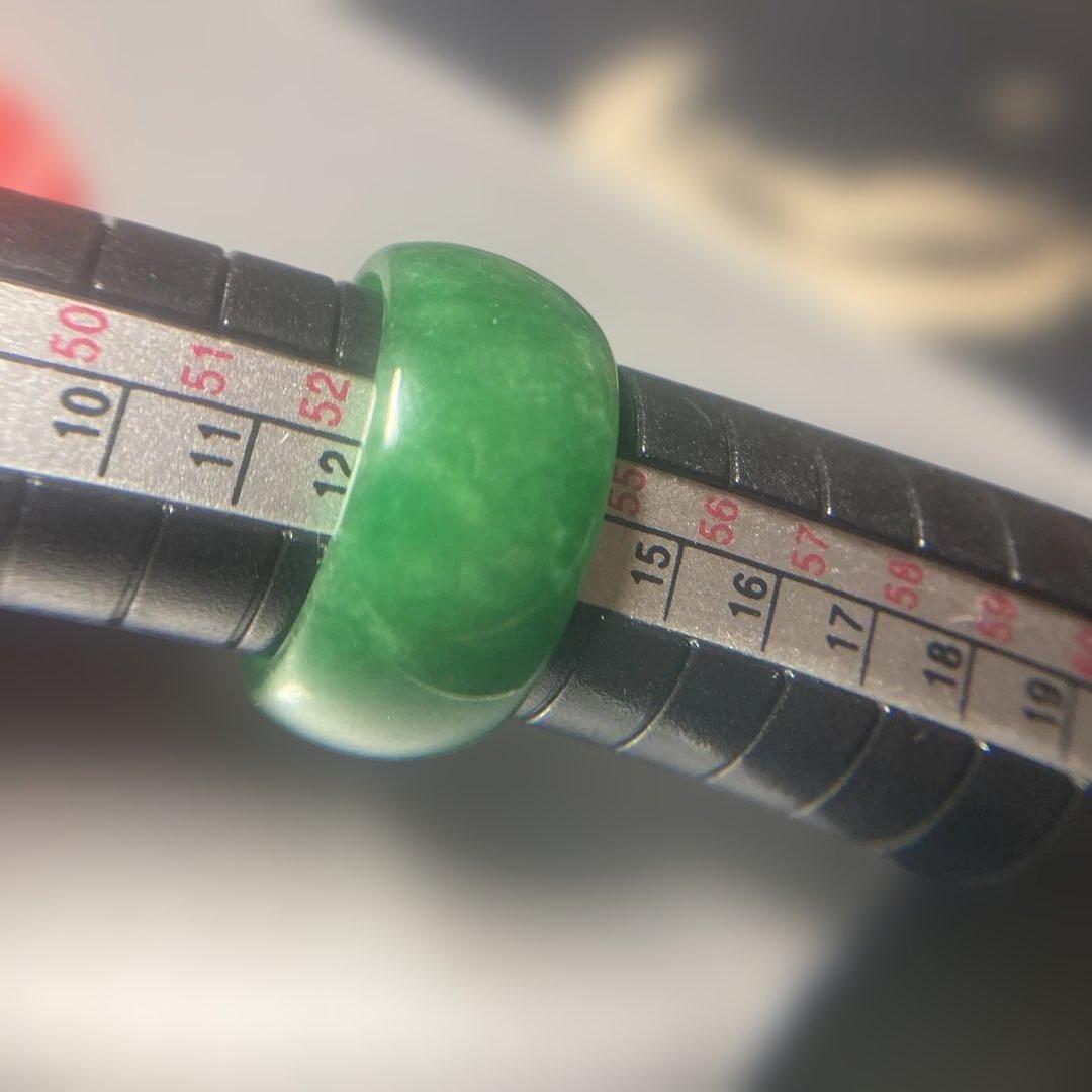 ( ´ ▽ ` )ミャンマー(カチン)ヒスイの様な綺麗なカワセミ色の太めのリング