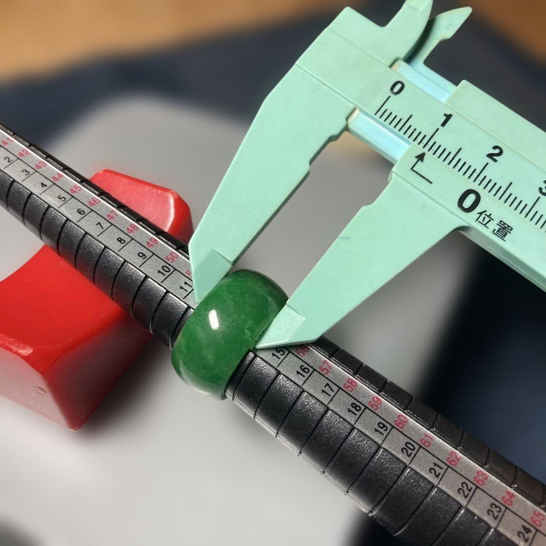 ( ´ ▽ ` )ミャンマー(カチン)ヒスイの様な綺麗なカワセミ色の太めのリング