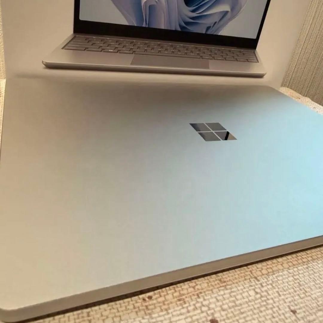 【美品】Surface Laptop Go 3 i5