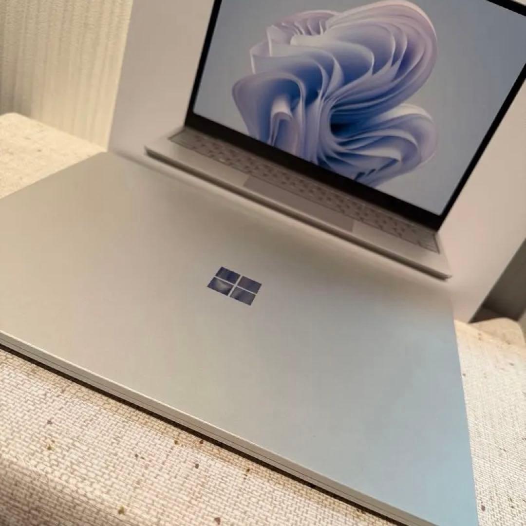【美品】Surface Laptop Go 3 i5