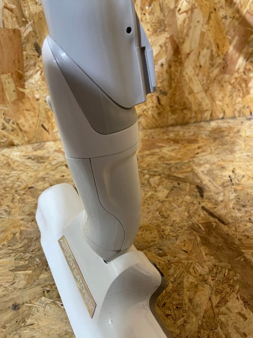 2022年製 パナソニック　紙パック式掃除機　1109051030