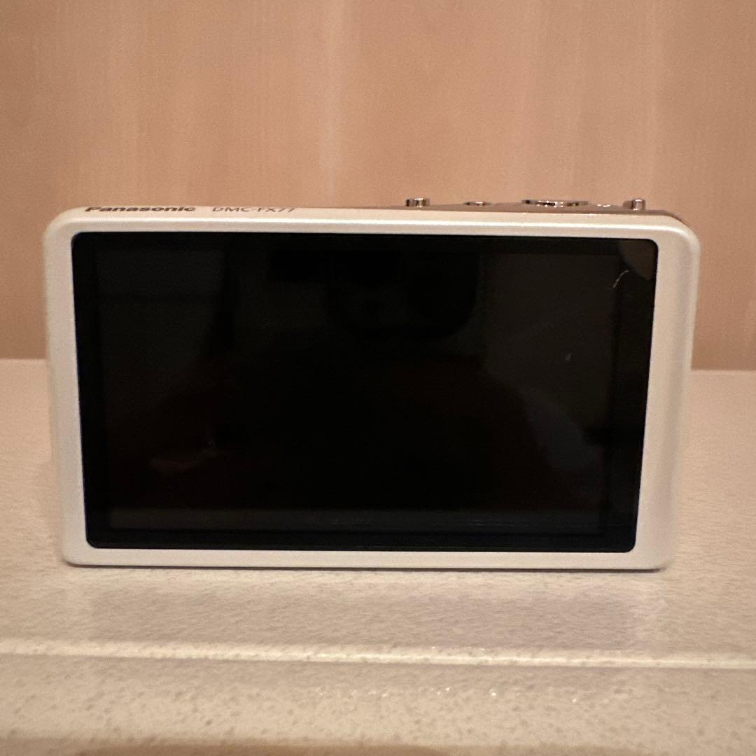 LUMIX HD AVCHD ホワイト デジタルカメラ