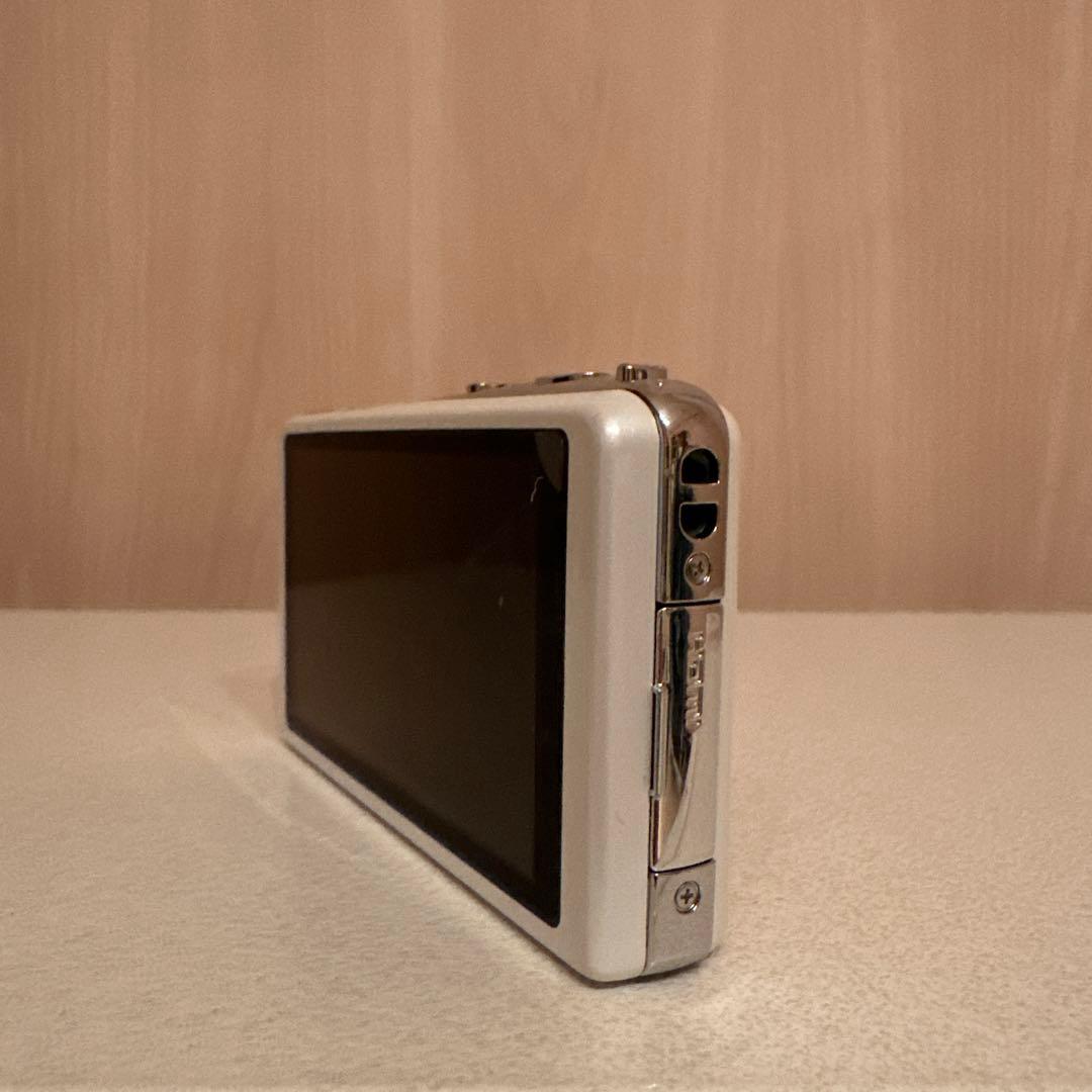 LUMIX HD AVCHD ホワイト デジタルカメラ