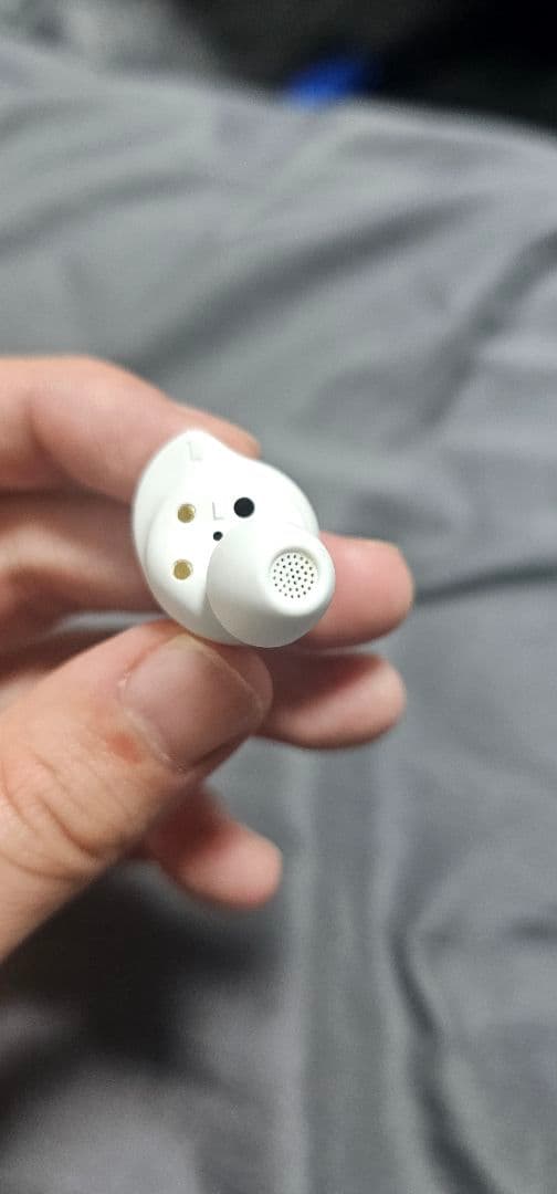 galaxy BUDS FE ケース付き