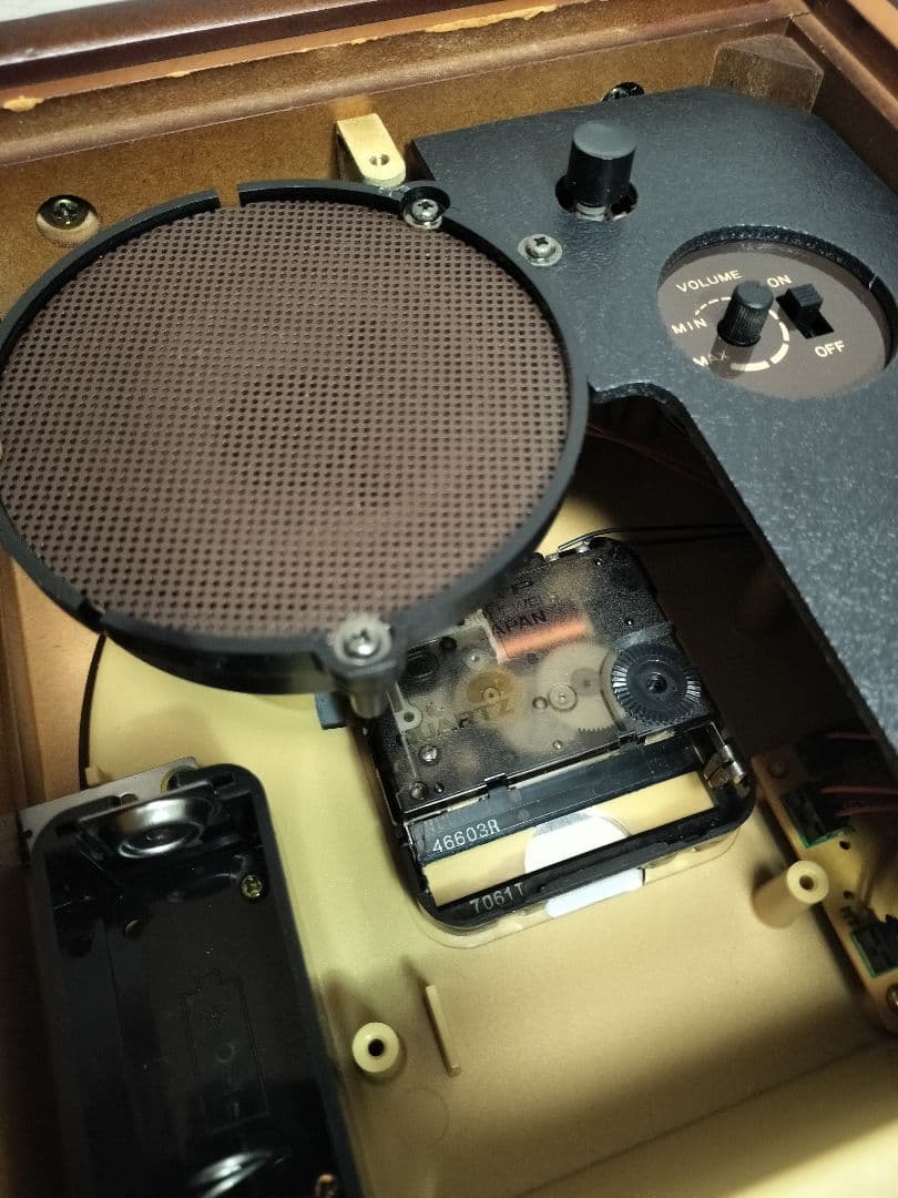 【希少品】SEIKO エンブレム HW474M 木製 置時計 電子オルゴール