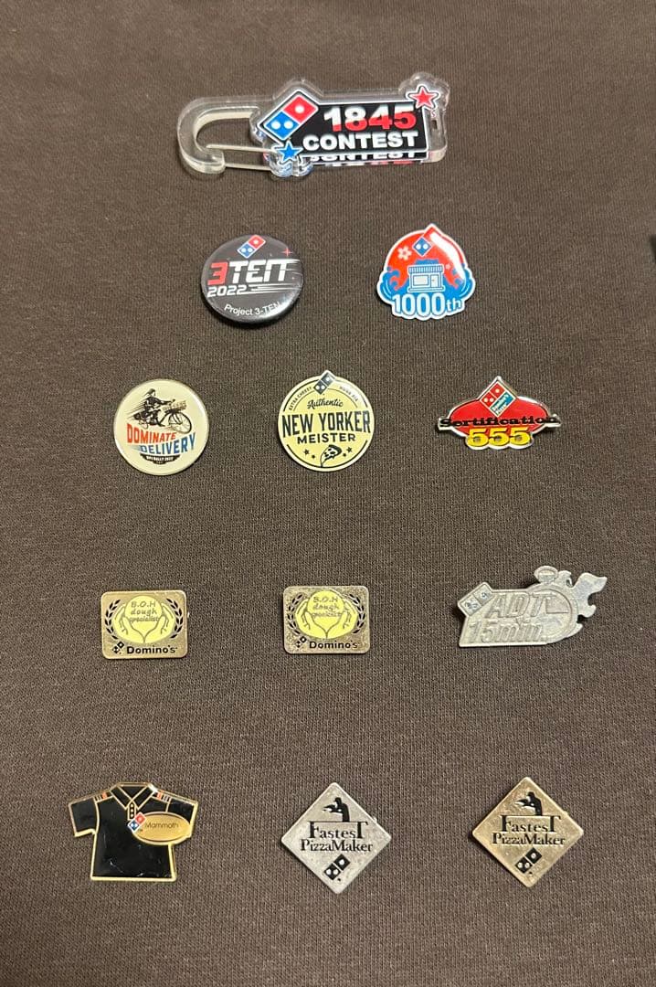 ドミノピザ　ピンバッジ