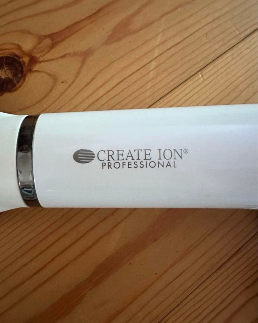 タカ　CREATE ION ヘアドライヤー ホワイト