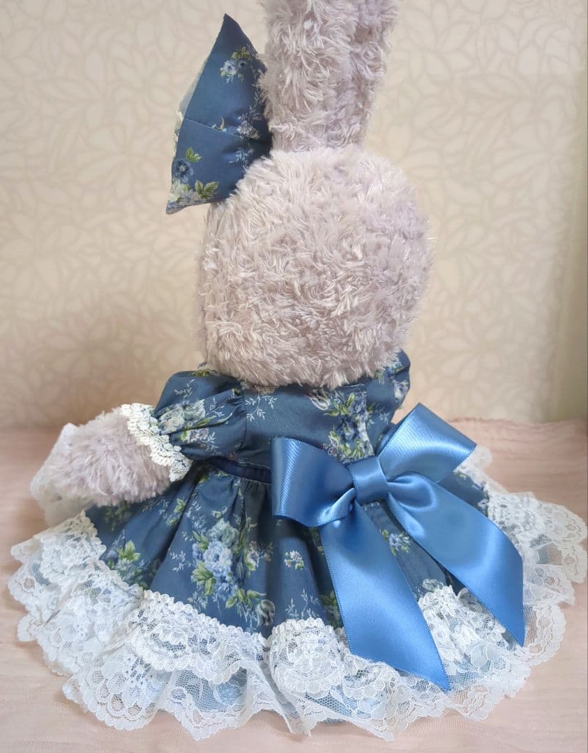 【オックスフォードブルーの花柄レースドレス】