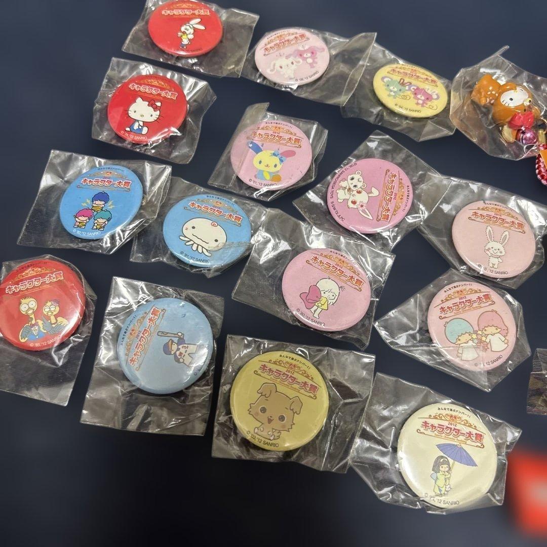レトロ　サンリオ　缶バッジセット